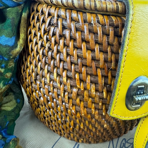 Patricia Nash 10th Anniversary Rare Yellow Wicker Basket Mirror Crossbody Purse. - Picture 4 of 16